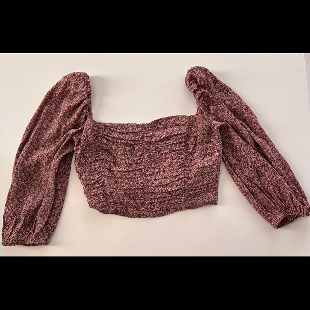 Aritzia Wilfred smocked 3/4 sleeve cropped blouse